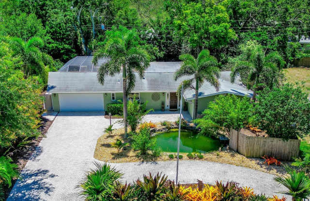 2444 SIESTA DRIVE