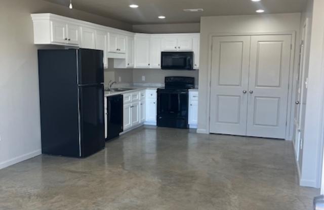 818 North 8th Avenue - A