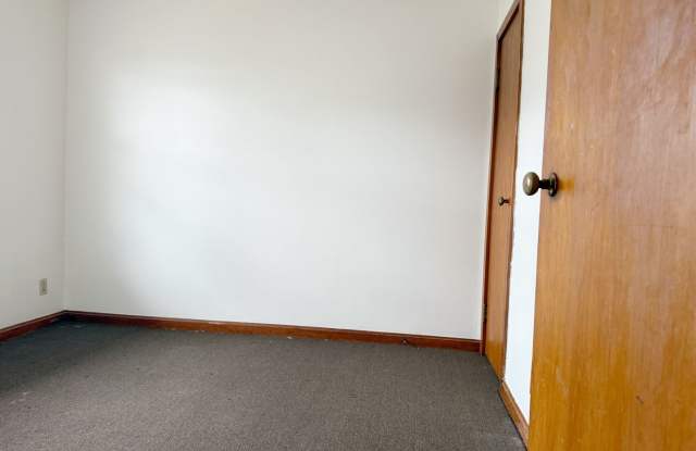 One Bedroom for RENT!!