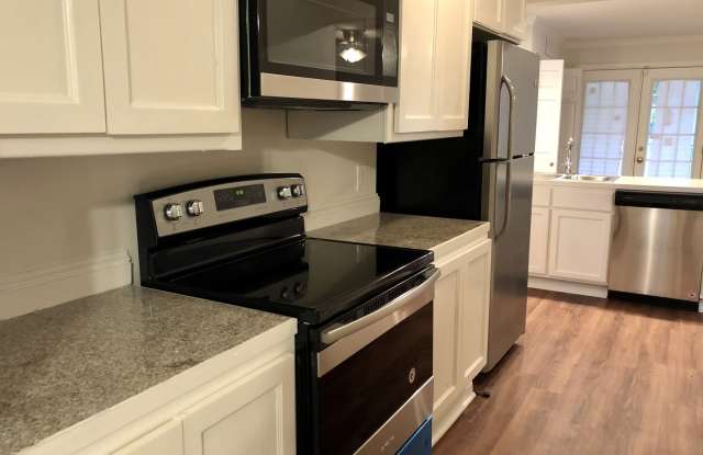 3br/2ba cottage by LSU with all new appl, 2nd house from River Road