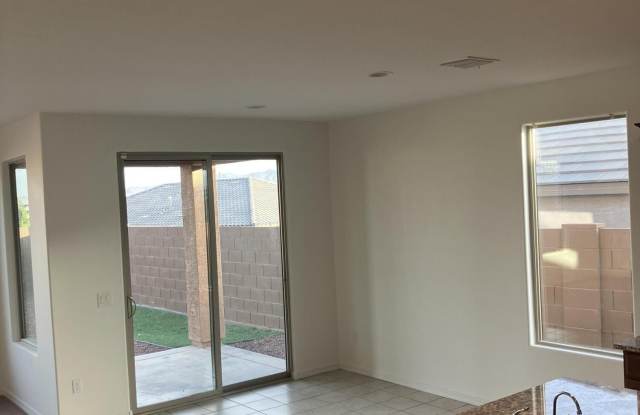 5239 W Toronto Highlands Lane