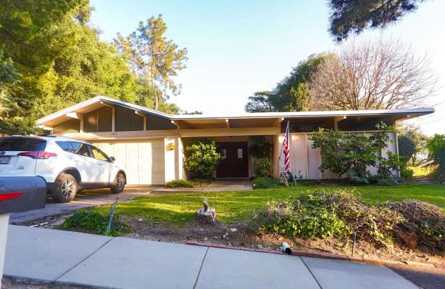 BEAUTIFUL 3 BEDROOM HOME WITH POOL IN THE HILLS OF LA CRESCENTA