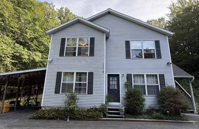 Photo of 296 Middle Grove Road unit: 2