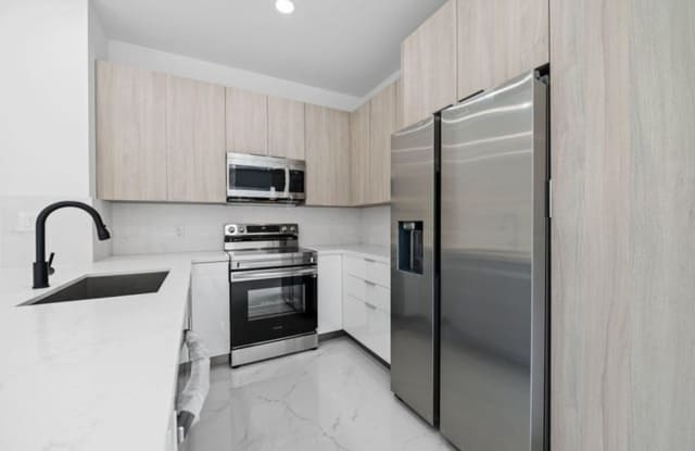 1355 NW 42nd Street 1355, Miami, FL 33142 - 4881
