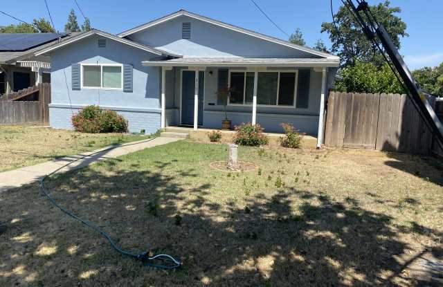 319 Maple Dr