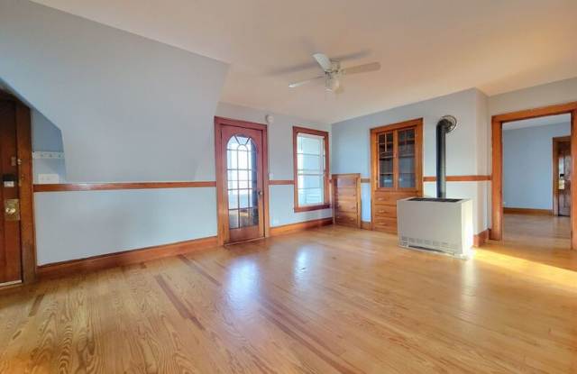 402 Hevey St.