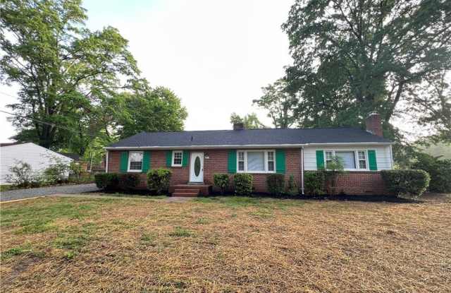 901 Ridgecliff Drive