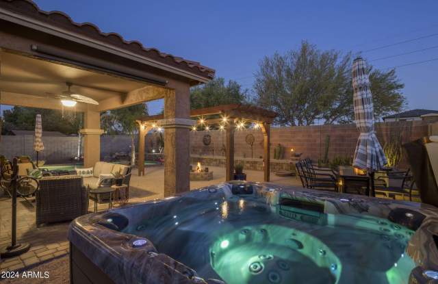 1537 E INDIGO Street