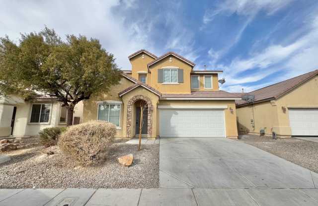 STUNNING 4 BEDROOM 2.5 BATHROOM 2 STORY HOME LOCATED IN NORTH LAS VEGAS