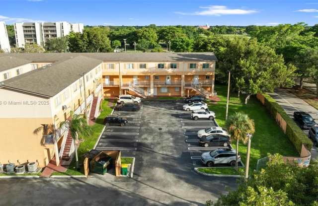 6255 Kendale Lakes Cir