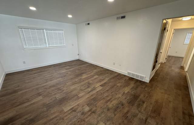 Photo of 4251 Central Avenue - 3