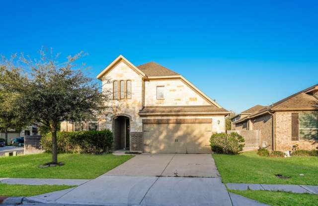 Bright, Spacious Living in an Inviting Home with Modern Finishes and Great Location