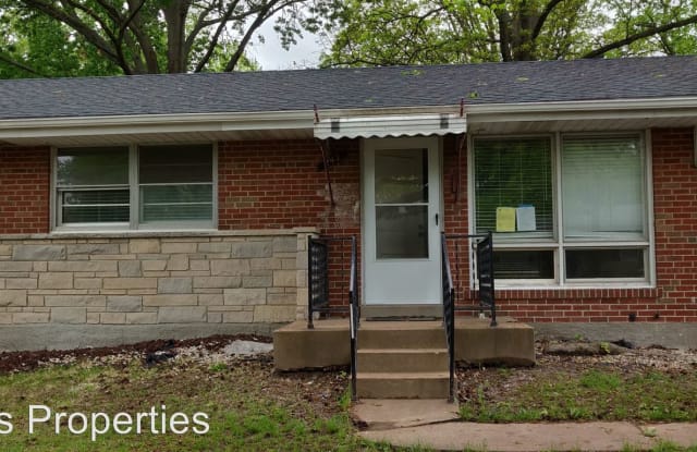 243 S Dellwood Drive - 243 S Dellwood Ave, Ferguson, MO 63135