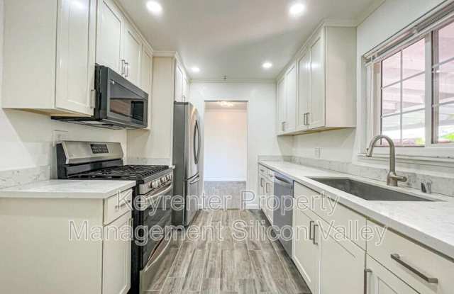 3100 Santa Maria Ave