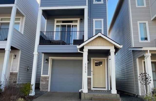 2 Bedroom 2.5 Bath Home Newberg OR 97132