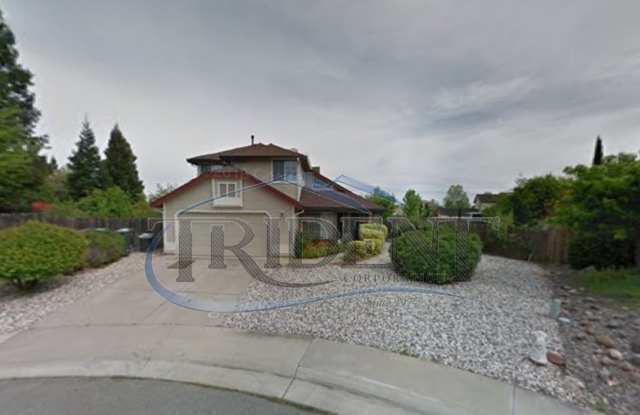 Large 4 bedroom, 3 bath house located on a large lot