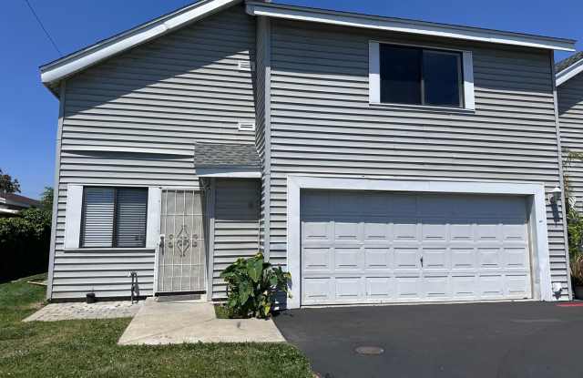 2bd/2.5ba CONDO - 728 W. Phillips St. #1