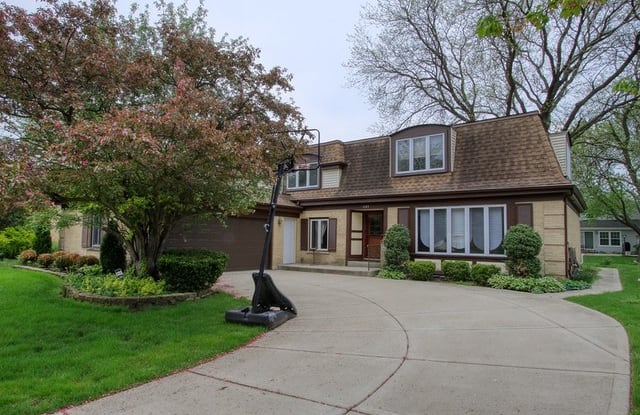 1203 West Cedar Lane - 1203 West Cedar Lane, Arlington Heights, IL 60005