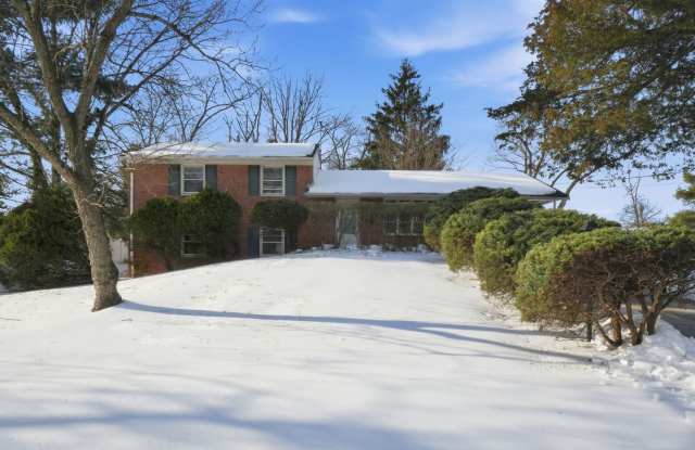 Do not miss this opportunity o make this a home!