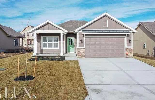 Luxury 3 bedroom 2 bath in Spring Hill, KS