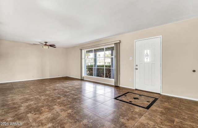 4623 E CATALINA Drive