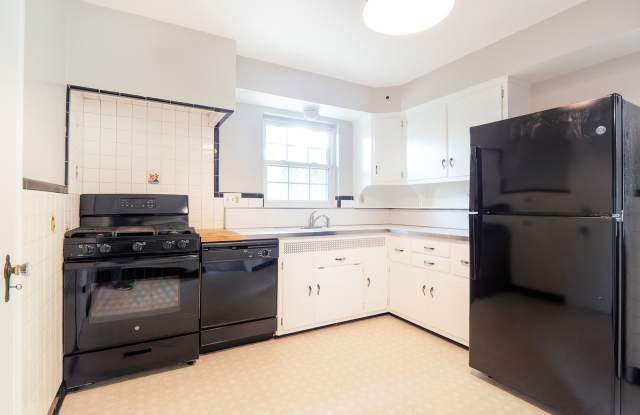 3161 Bellewood Avenue