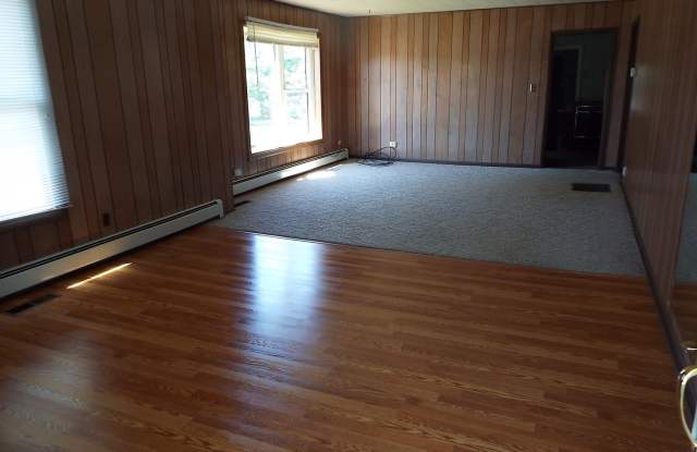 Two bedroom/one bathroom single family house in Marion, IL