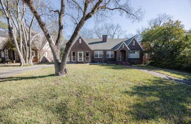 3355 Lexington Rd