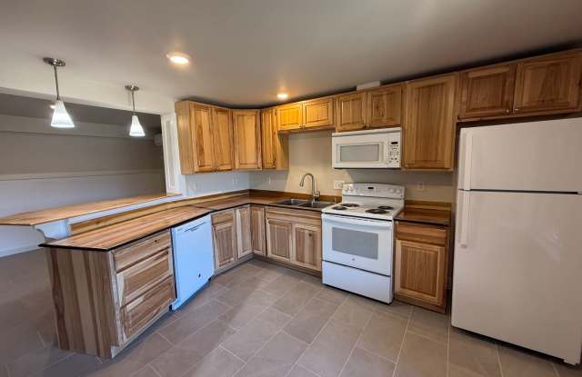 Welcome to your new lake front home in Olympia!