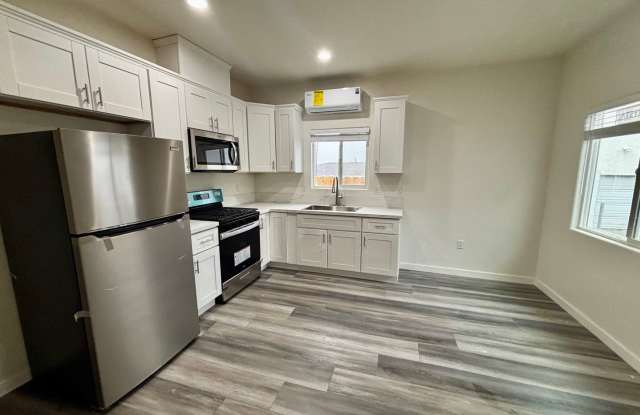 Remodeled 1 bed 1 bath- 50% off first months rent move in special!