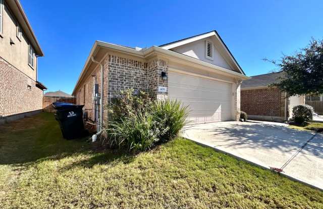 Move-In Ready 4-Bed, 2-Bath Home in Prime Fairhaven Location!