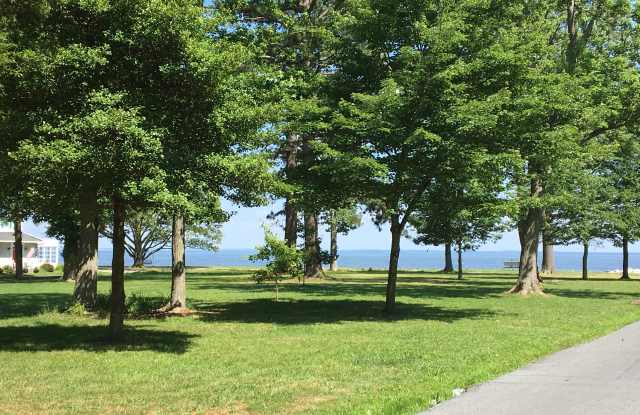 5712 North Shore Pkwy