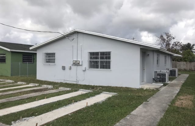 424 Northwest 13th Street - 424 Northwest 13th Street, Florida City, FL 33034