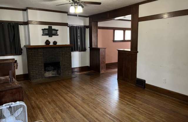 1609 Maple Drive Northwest