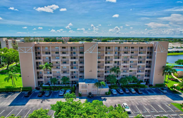 6866 Huntington Lane