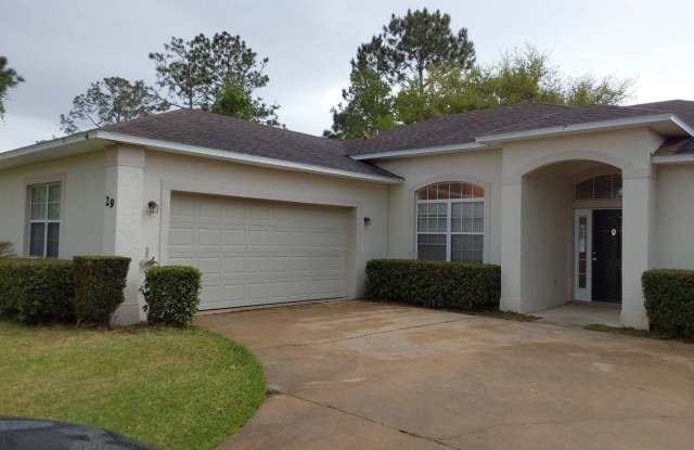 Photo of Cozy 3/2/2 single family house with screened in porch!