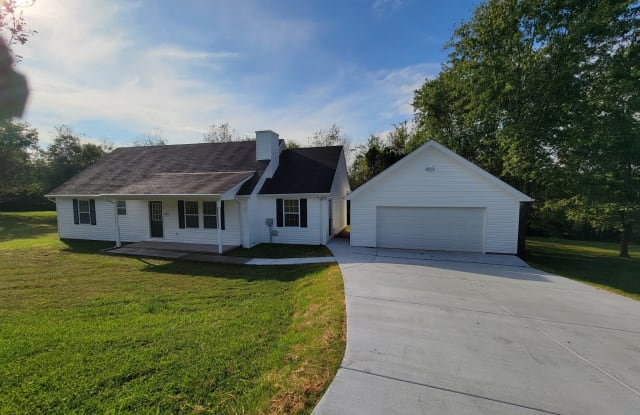 1754 Lewisburg Pike - 1754 Lewisburg Pike, Thompson's Station, TN 37064