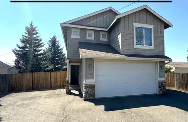 Photo of BONUS RENT SPECIAL! Spacious 4 Bed, 2.5 Bath Home!