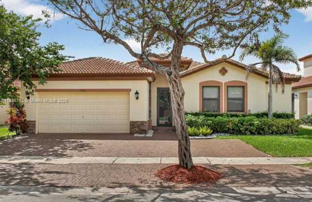 3616 SE 2nd Dr  HOMESTEAD, FL 33033