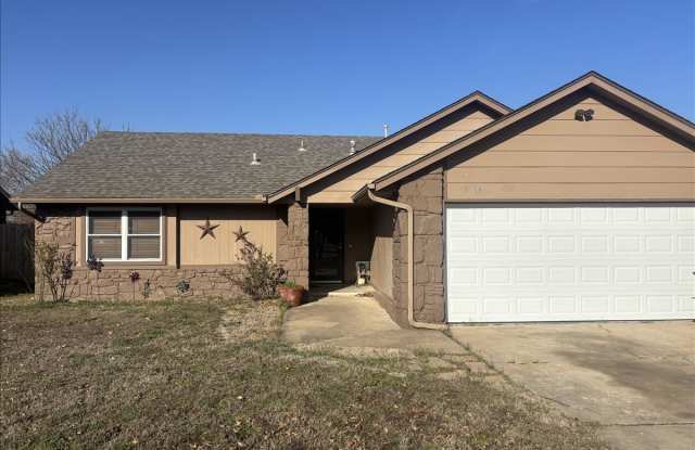 3114 South Maple Place