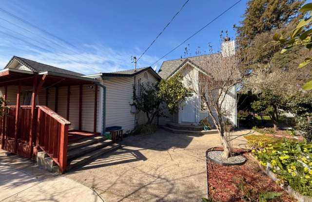 5511 San Francisco Blvd