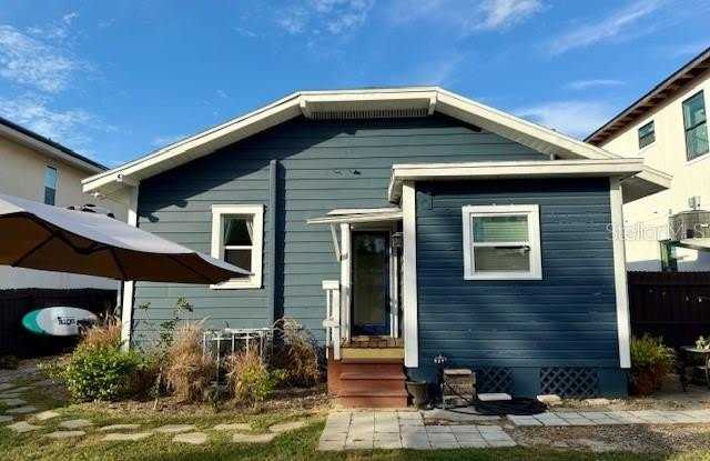 1912 W CHERRY STREET