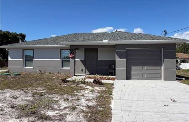 3914 9th Street W