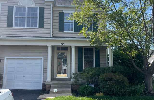 Single family home in Quince Orchard Park, close to Downtown Crown and Kentlands, - 313 Tannery Drive, Gaithersburg, MD 20878