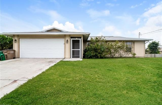 222 NW 28th CT - 222 Northwest 28th Court, Cape Coral, FL 33993