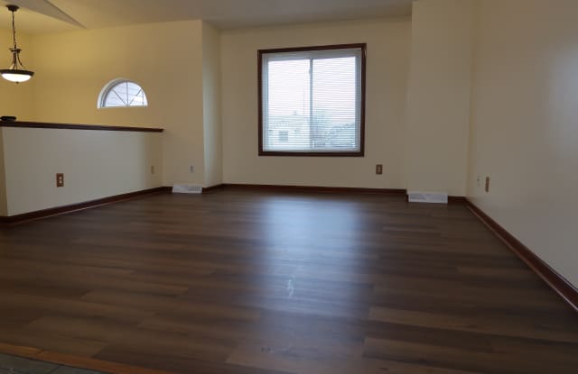 4664 Crosswinds Southeast