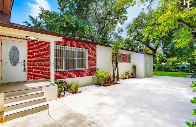3228 NW 11th Ave