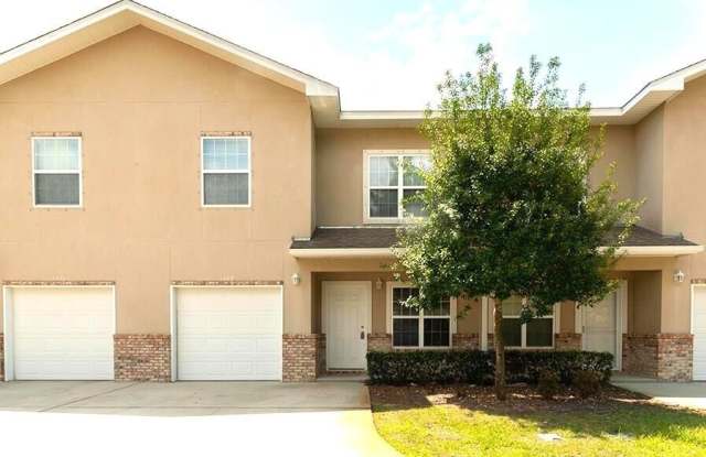1469 Bentley Circle