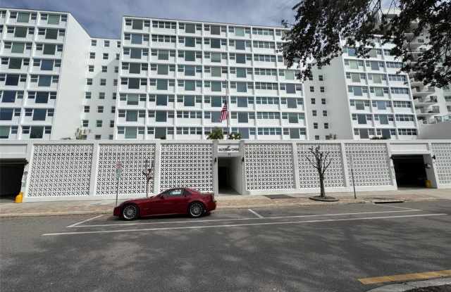 33 S GULFSTREAM AVENUE