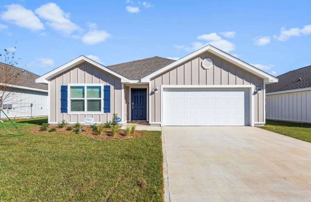 Photo of Spacious 4 Bedroom in Crestview!